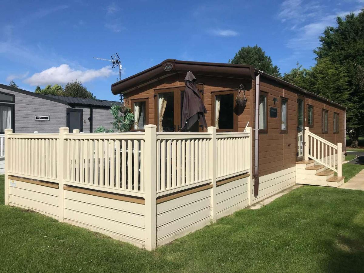 Brooksbank Lodge With Hot Tub Barmby on the Moor Eksteriør billede